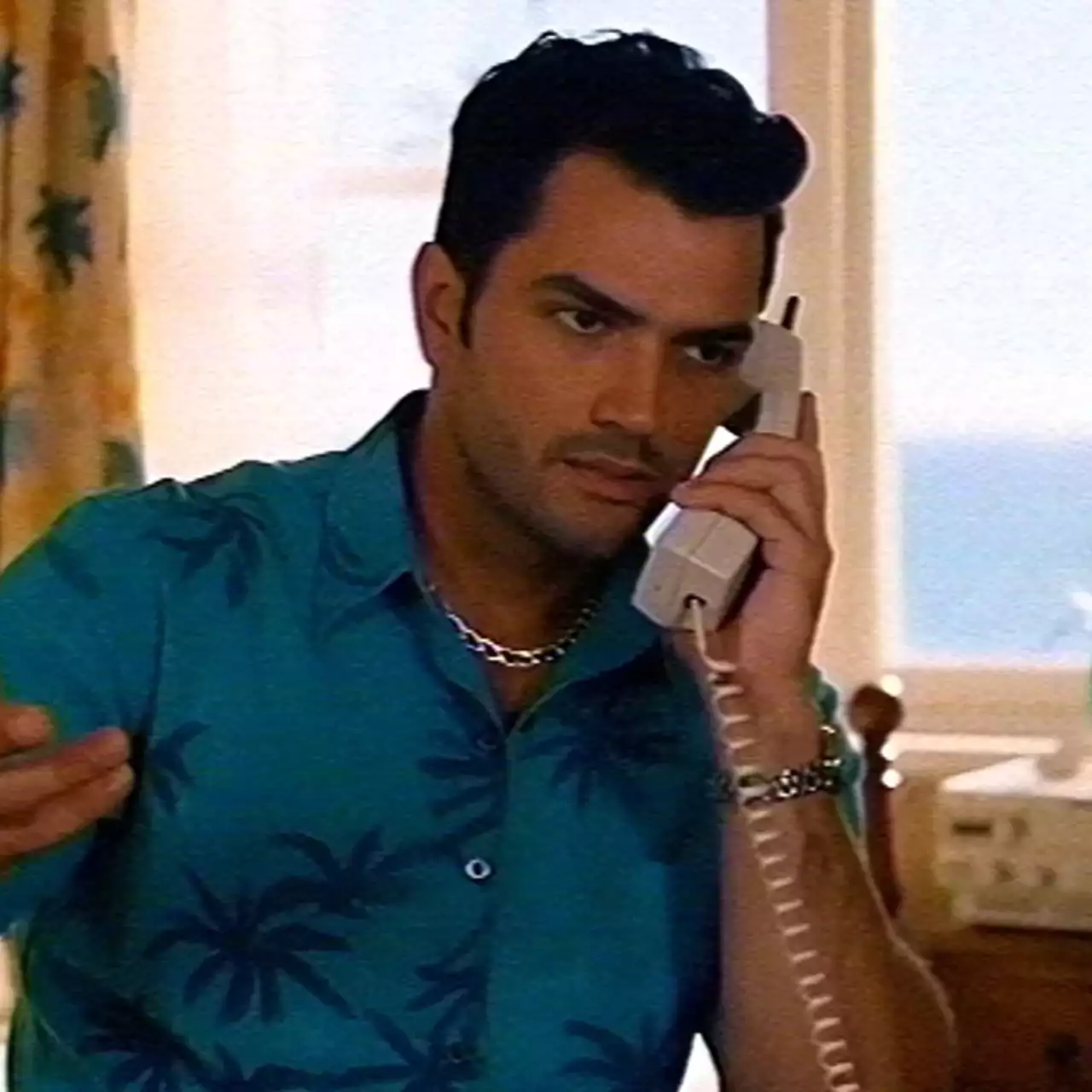 GTA Vice City получила фанатский трейлер в духе олдскульных фильмов на VHS-кассетах