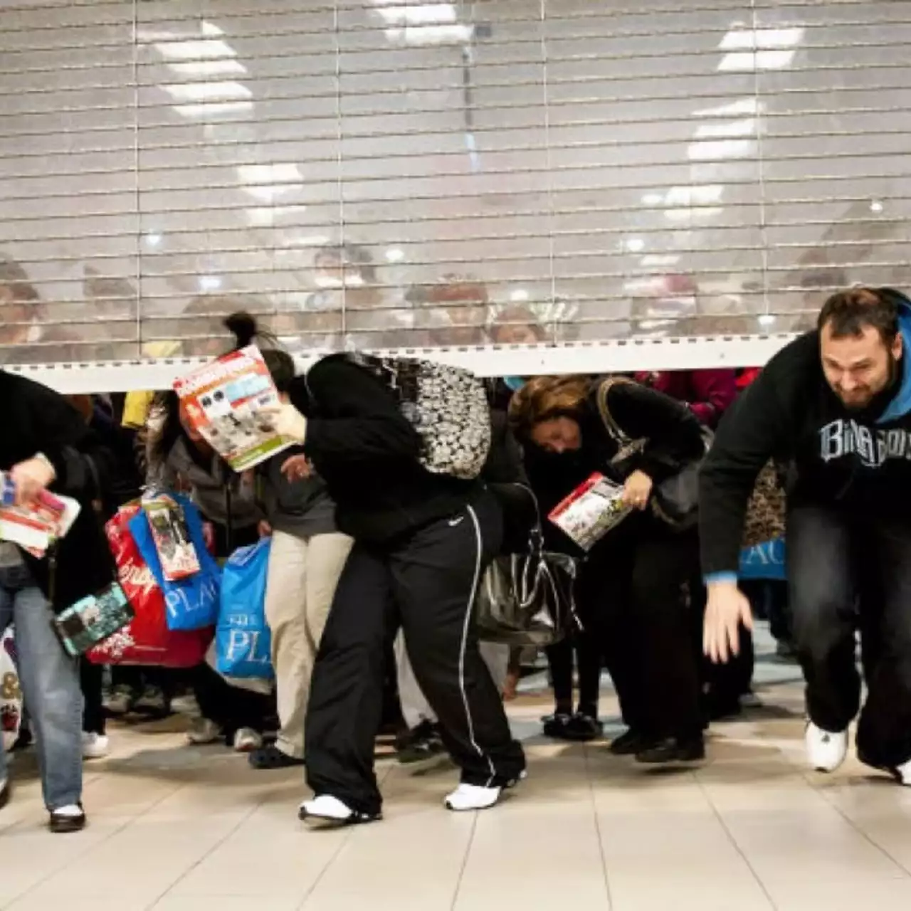 Началась Черная пятница — скидки на игры, консоли и многое другое