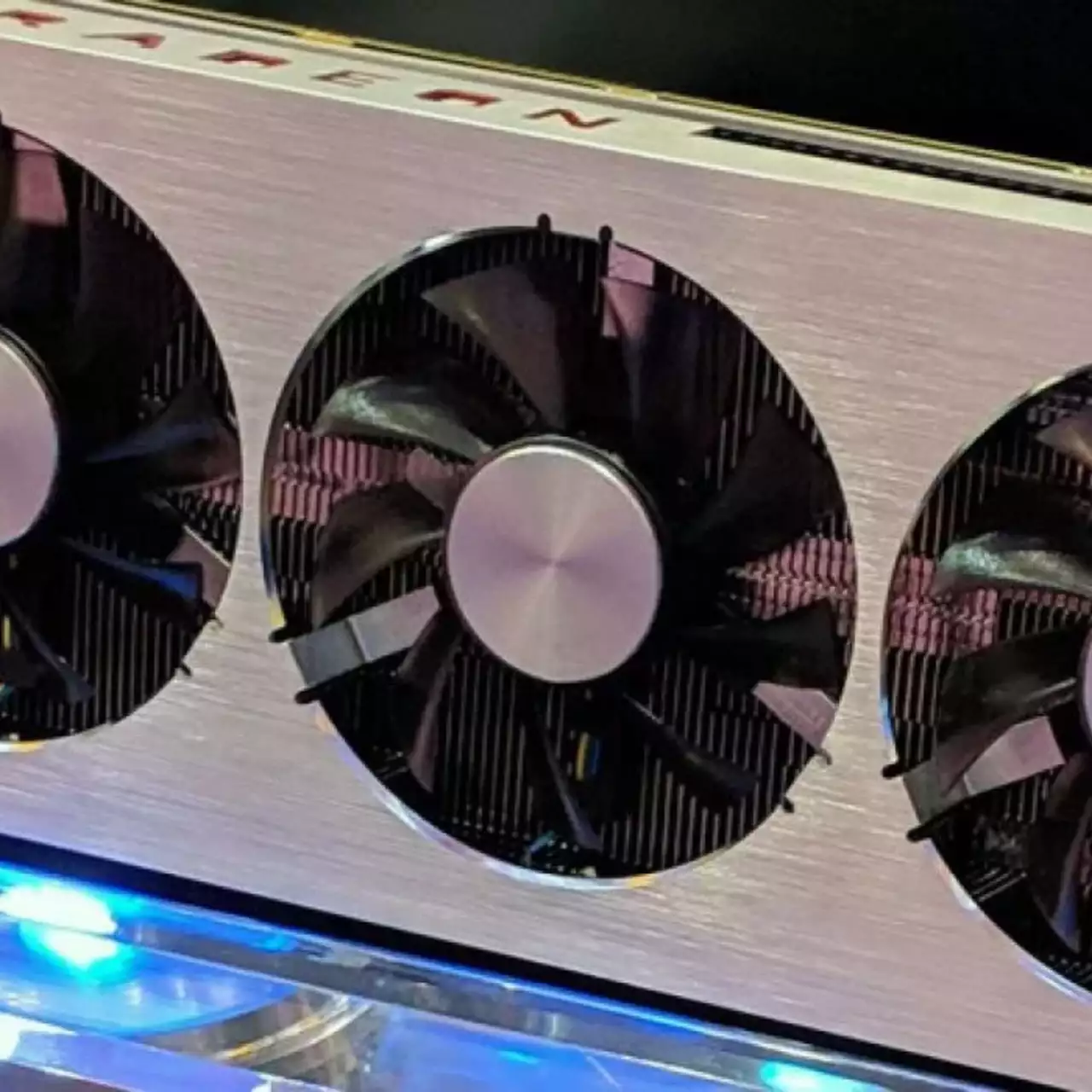 Посмотрите, сколько FPS выдает флагманская видеокарта AMD Radeon VII в требовательных играх