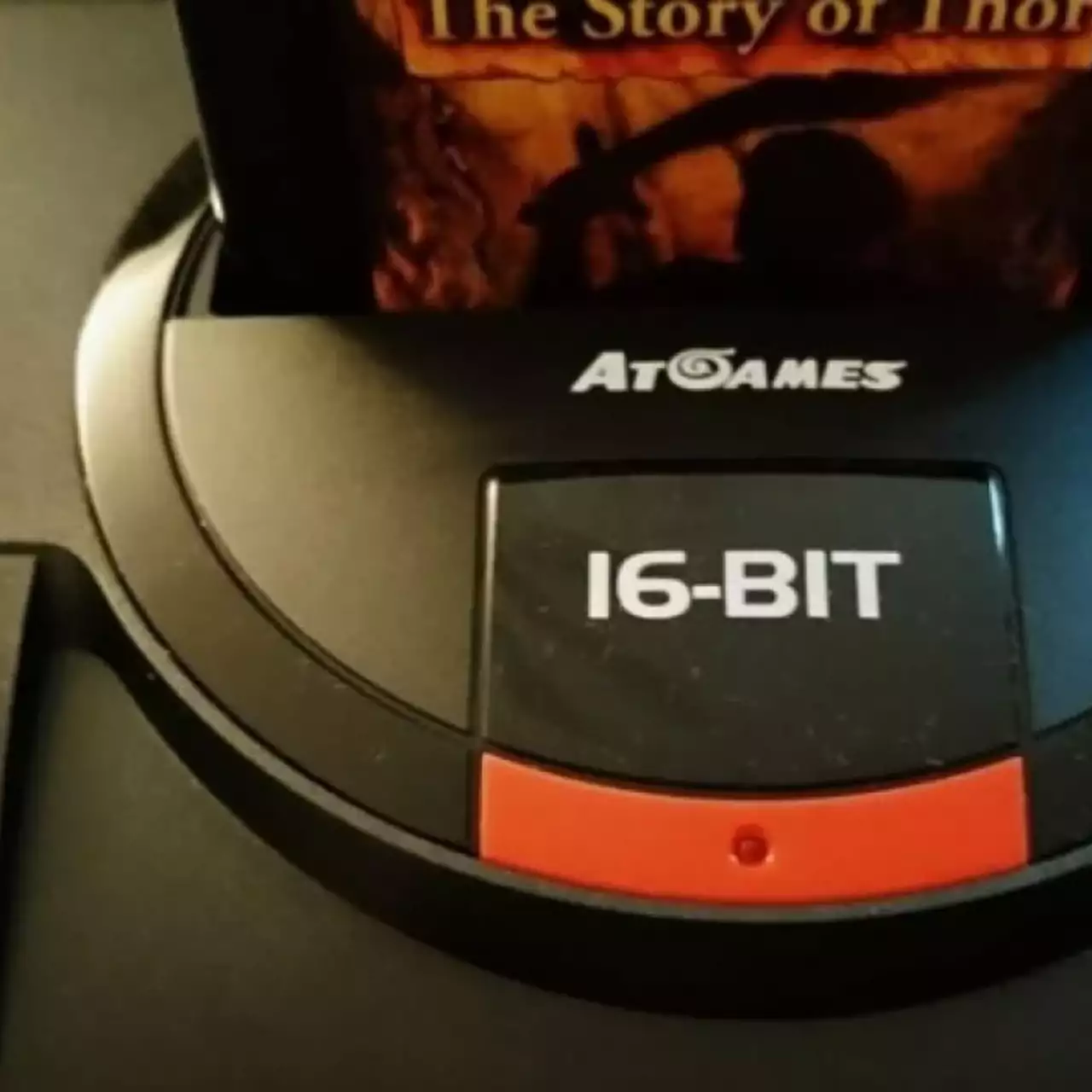 Мини-версия Sega Mega Drive обзавелась первыми подробностями: 40 игр, адекватная цена и «сейвскам»