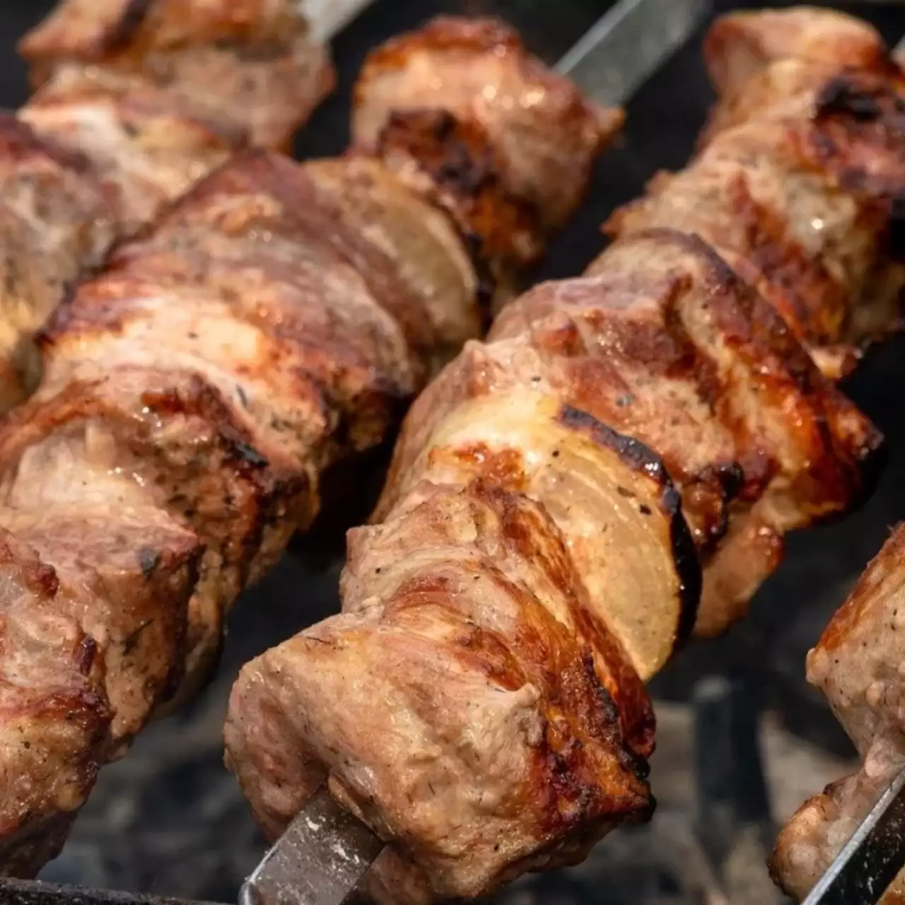 Авторы игр про два стула и походы в туалет издадут симулятор шашлыка