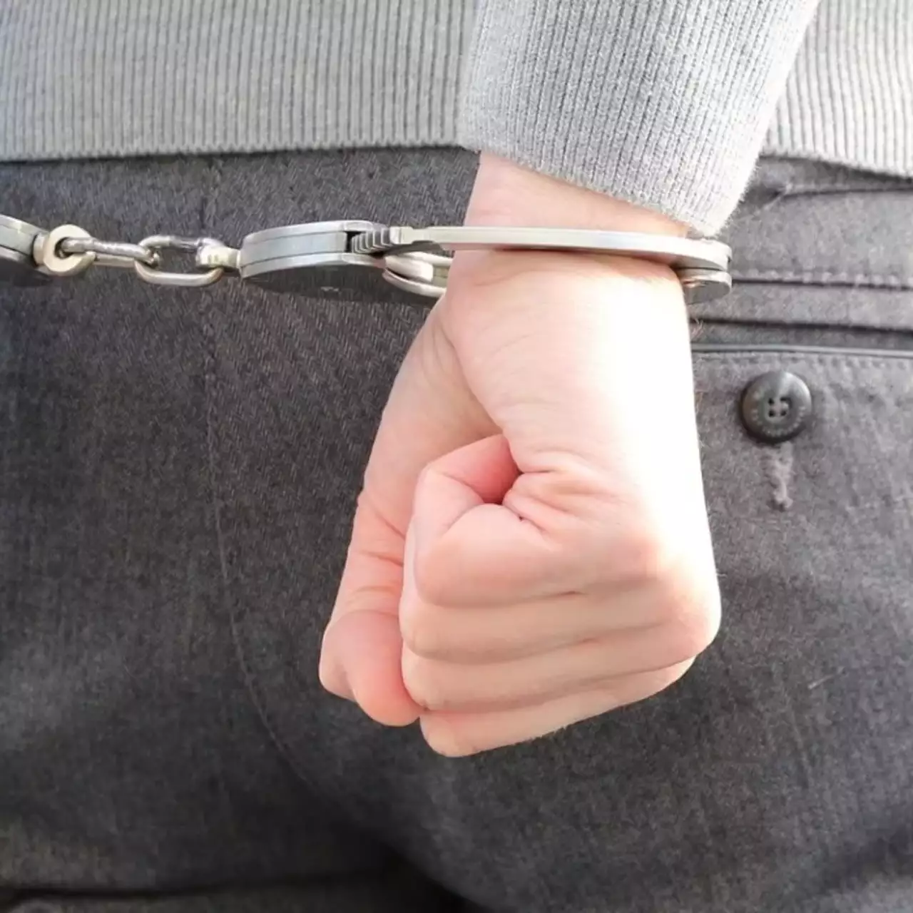 Полиция задержала геймера за продажу сохранений. Он торговал покемонами