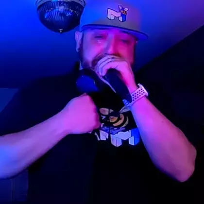 Twitch-стример разрыдался на трансляции после «судьбоносного» доната в 10 тысяч долларов